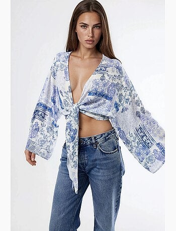 Blouse courte à col en v imprimé cachemire détail lien busem