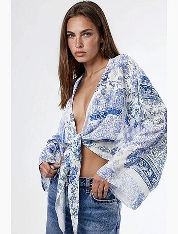 Blouse courte à col en v imprimé cachemire détail lien busem