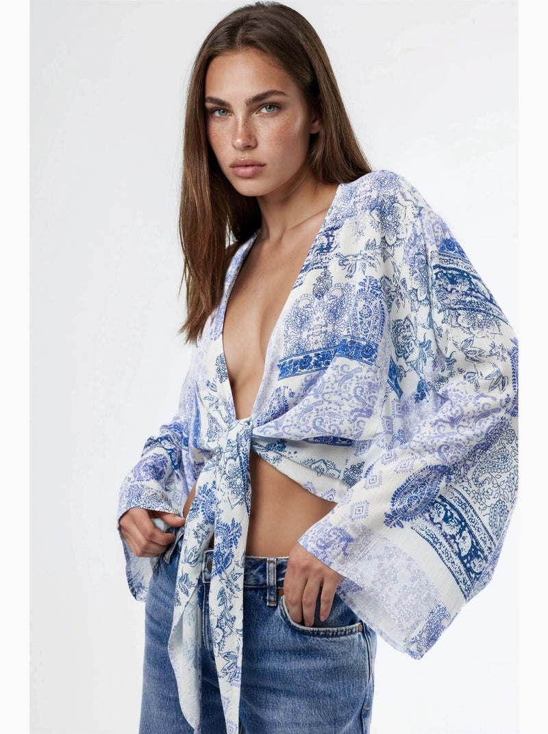 Blouse courte à col en v imprimé cachemire détail lien busem Bleu saphir - Kiabi