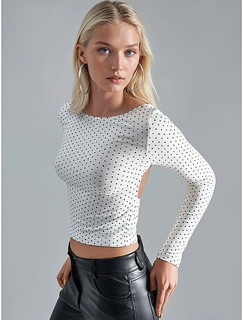 Blouse courte à pois , coupe ajustée, col en u busem