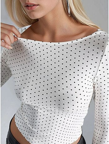 Blouse courte à pois , coupe ajustée, col en u busem