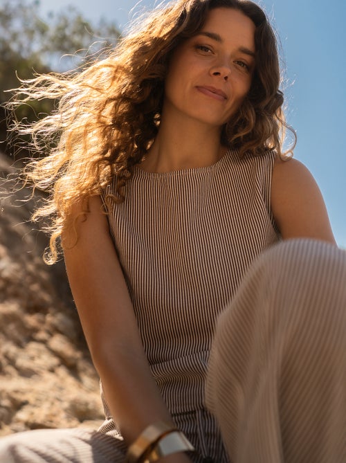 Blouse crop en lin mélangé sans manches - Kiabi