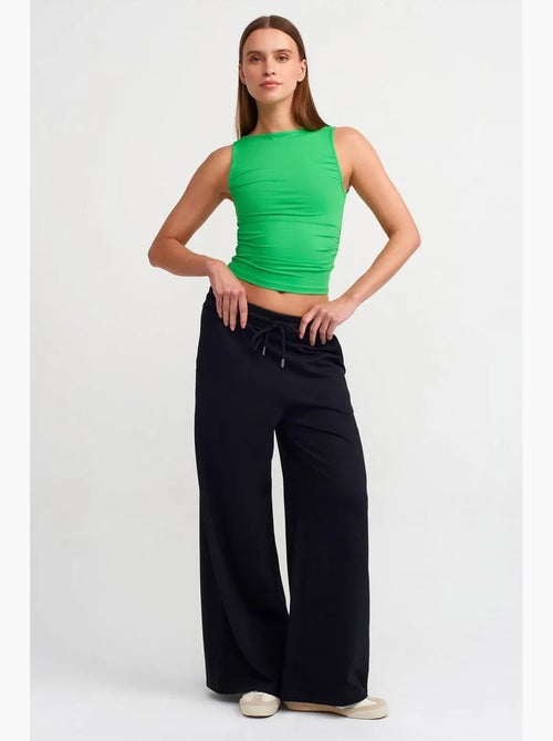 Blouse crop sans manches à encolure bateau dilvin - Kiabi Blouse crop sans manches à encolure bateau dilvin - Kiabi