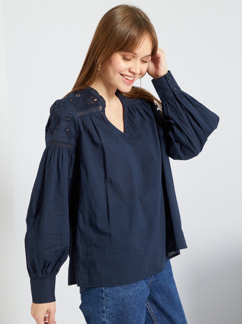 Blouse détails macramé et broderie bleu marine - Kiabi