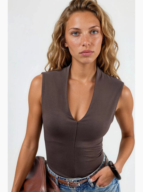 Blouse drapée sans manches avec col en v busem - Kiabi Blouse drapée sans manches avec col en v busem - Kiabi