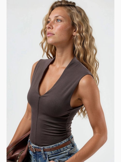Blouse drapée sans manches avec col en v busem - Kiabi Blouse drapée sans manches avec col en v busem - Kiabi