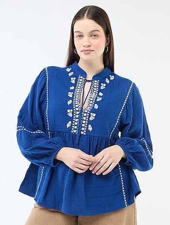 Blouse en gaze de coton avec broderies fantaisies et cordons au col