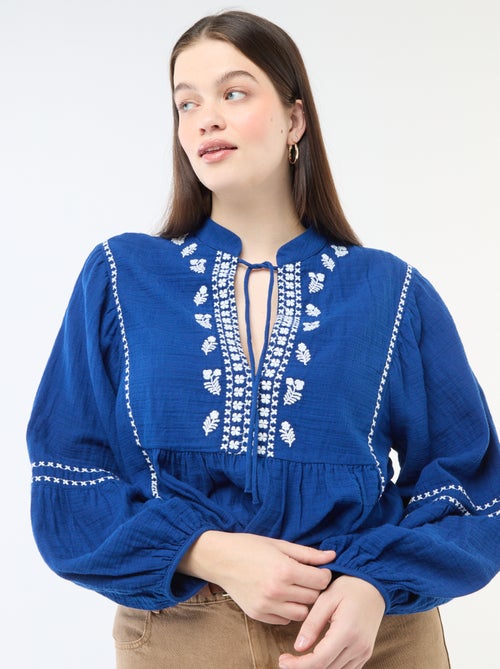 Blouse en gaze de coton avec broderies fantaisies et cordons au col - Kiabi