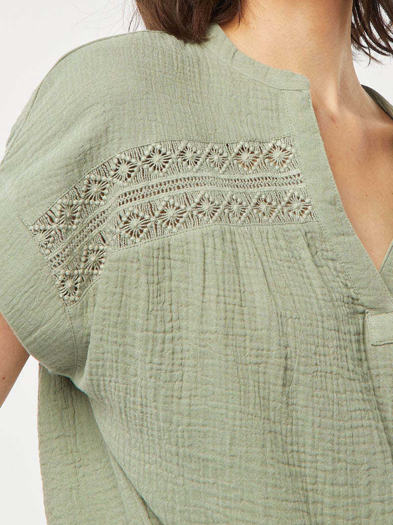 Blouse en gaze de coton avec broderies Vert - Kiabi
