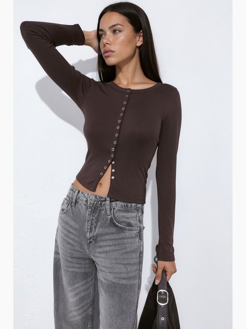 Blouse en maille avec boutons-pression sur toute la longueur devant hiccup - Kiabi Blouse en maille avec boutons-pression sur toute la longueur devant hiccup - Kiabi