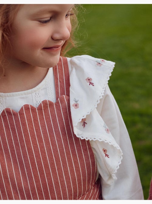 Blouse en sergé avec volants et fleurs - Kiabi