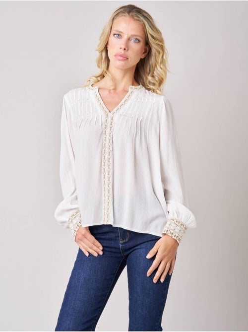 Blouse femme fluide à détails brodés 'deeluxe' - Kiabi Blouse femme fluide à détails brodés 'deeluxe' - Kiabi