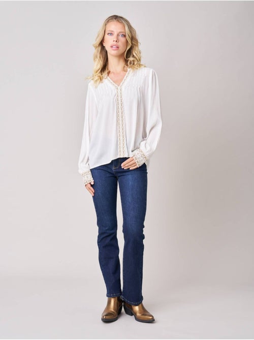 Blouse femme fluide à détails brodés 'deeluxe' - Kiabi Blouse femme fluide à détails brodés 'deeluxe' - Kiabi