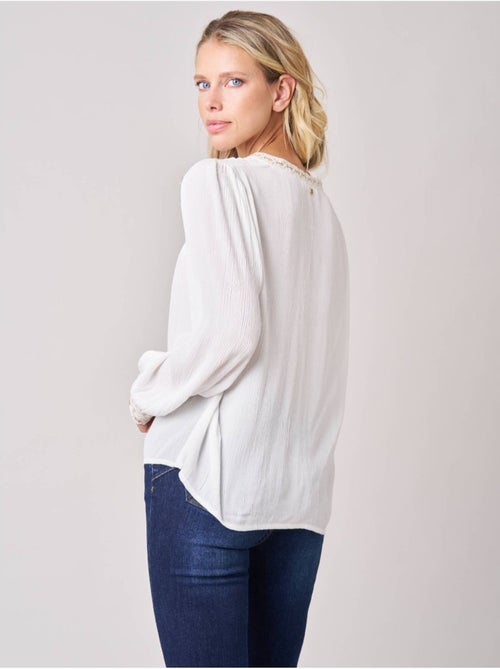 Blouse femme fluide à détails brodés 'deeluxe' - Kiabi Blouse femme fluide à détails brodés 'deeluxe' - Kiabi