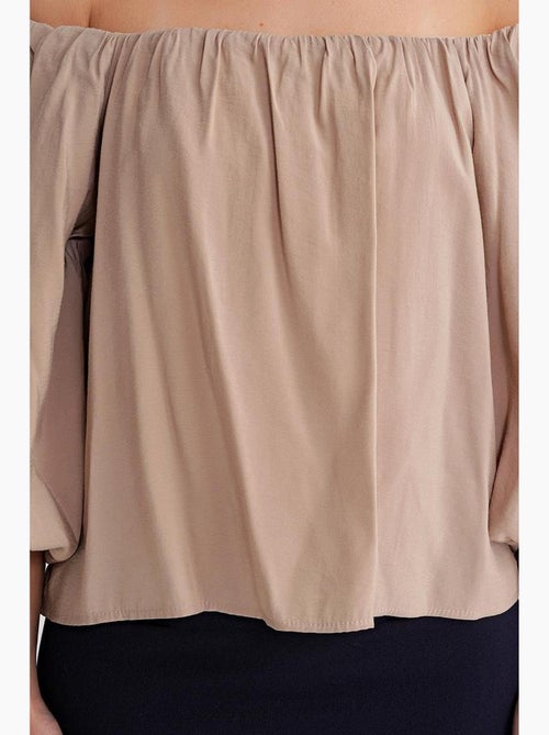 Blouse femme regular avec col madonna et détail volanté mixray - Kiabi Blouse femme regular avec col madonna et détail volanté mixray - Kiabi
