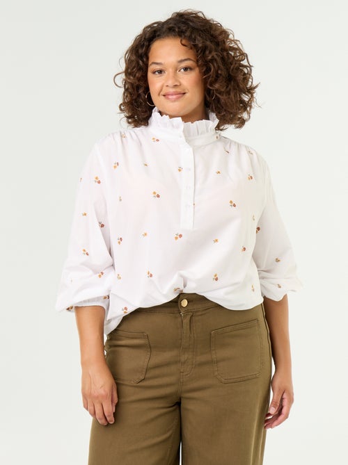 Blouse fleurs brodées avec col montant - Kiabi Blouse fleurs brodées avec col montant - Kiabi