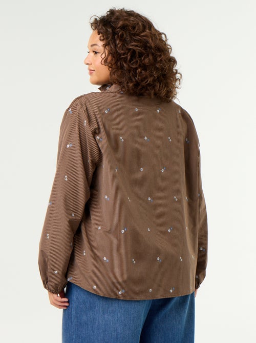 Blouse fleurs brodées avec col montant - Kiabi