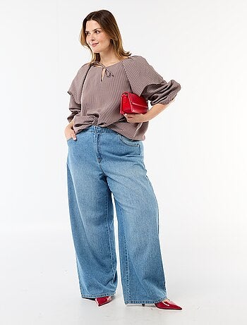 Blouse fluide à manches longues et large volant au col