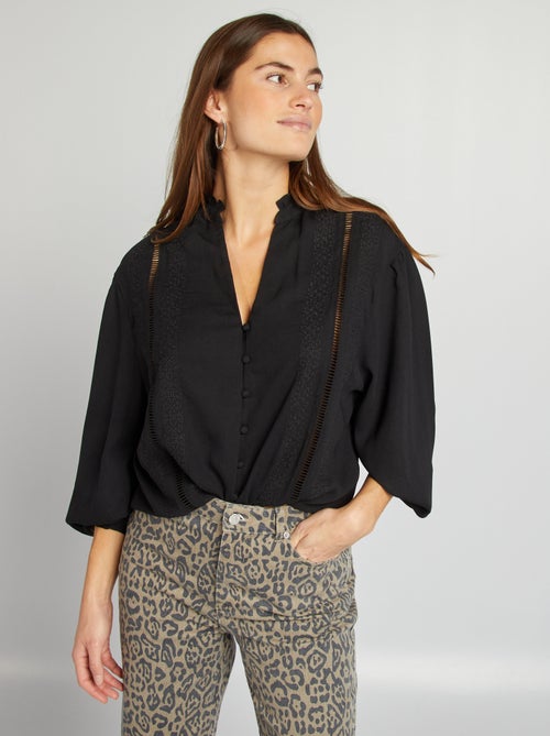 Blouse fluide avec broderie volants et maille ajourée - Kiabi