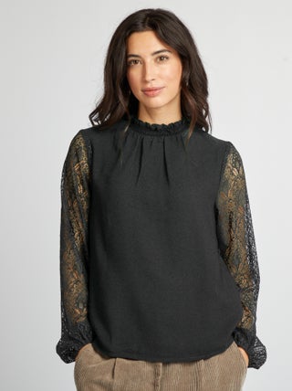 Blouse fluide avec col volanté et manches en dentelle