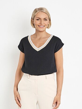 Blouse gaze de coton avec galon col V
