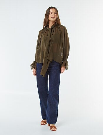 Blouse lavallière fluide avec manches volantées