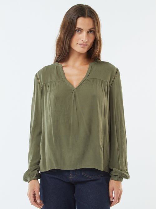 Blouse maille crêpe avec bord ajouré - Kiabi