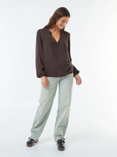 Blouse maille crêpe avec bord ajouré - Kiabi