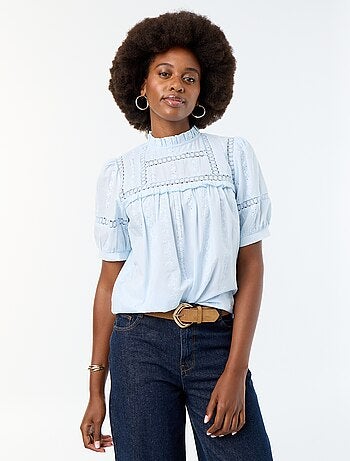 Blouse manches courtes avec broderies