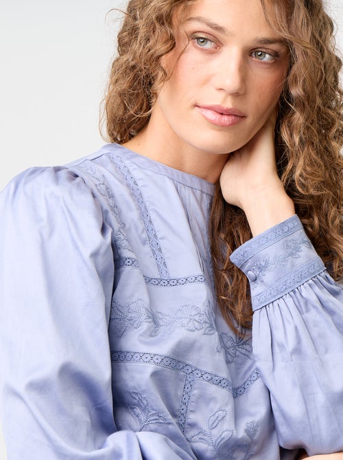 Blouse manches longues avec broderies - Kiabi Blouse manches longues avec broderies - Kiabi