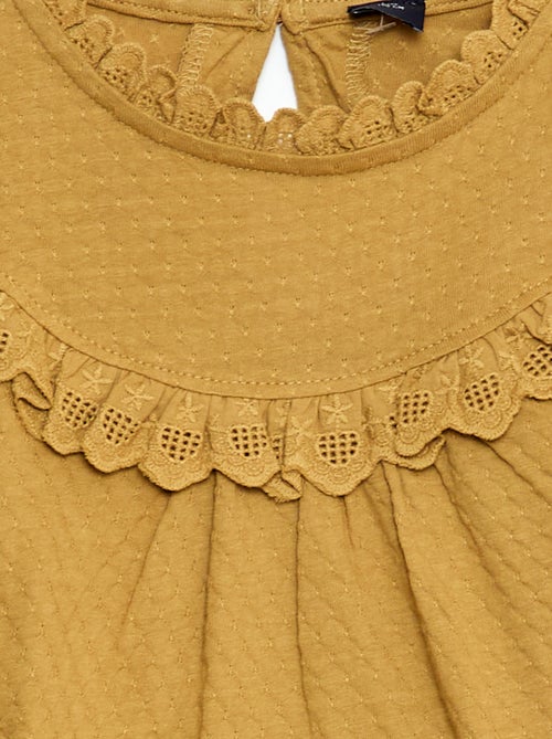 Blouse manches longues col rond avec plastron volanté avec broderies - Kiabi