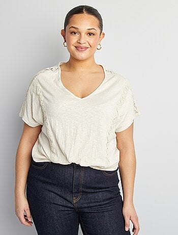 Blouse matière crêpée avec broderies