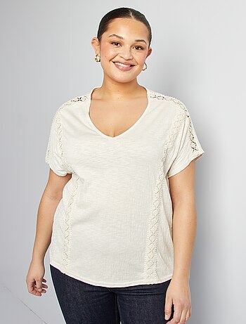 Blouse matière crêpée avec broderies