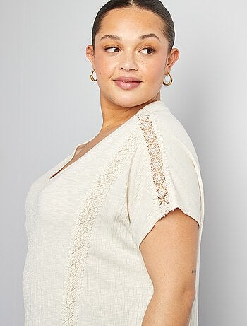 Blouse matière crêpée avec broderies