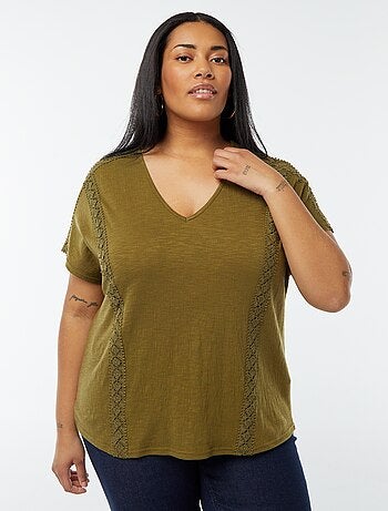 Blouse matière crêpée avec broderies