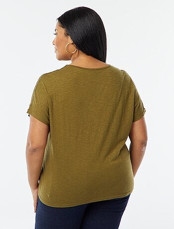 Blouse matière crêpée avec broderies