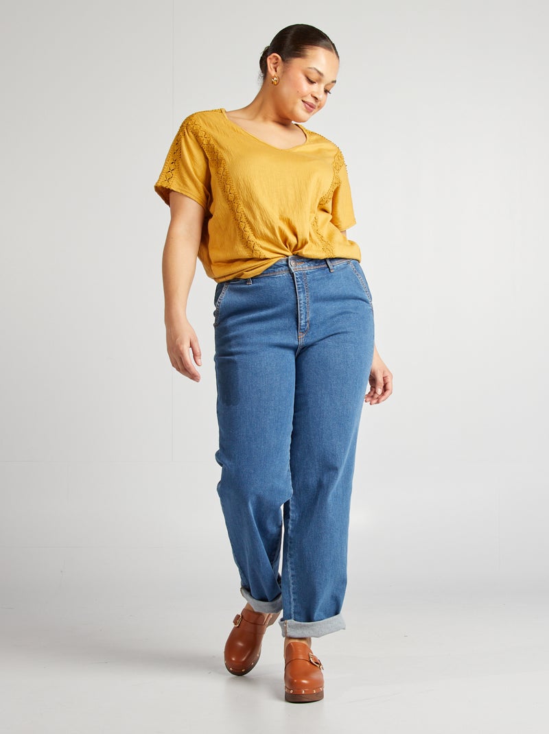 Blouse matière crêpée avec broderies Moutarde - Kiabi