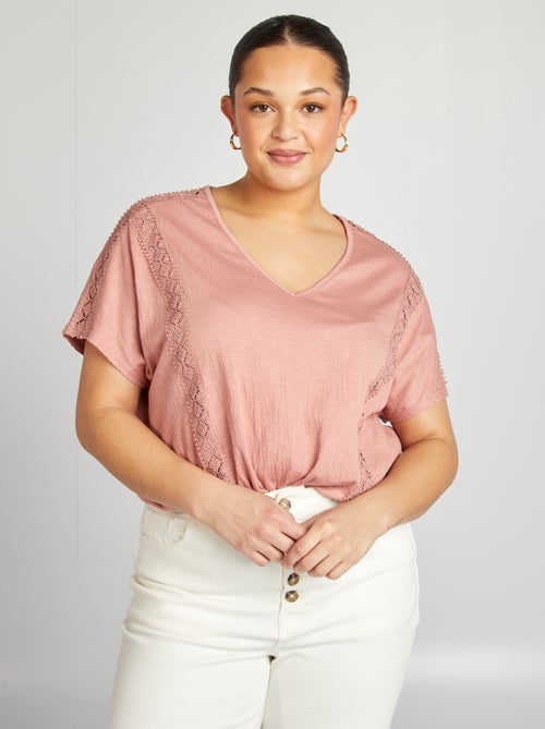 Blouse matière crêpée avec broderies - Kiabi