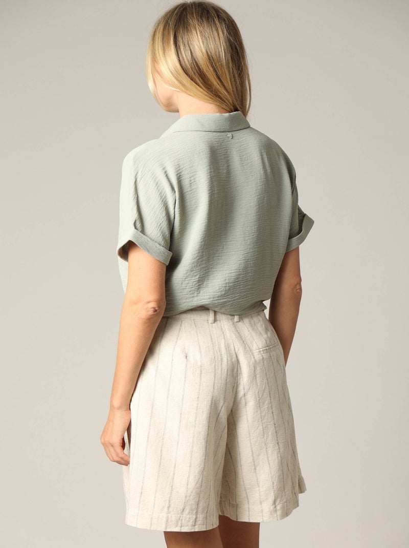 Blouse nouée à boutons avec manches retroussées et tissu texturé 'Deeluxe' Vert tilleul - Kiabi