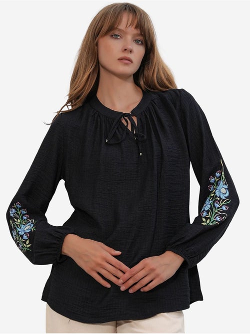 Blouse oversize en crêpe brodé bdart - Kiabi Blouse oversize en crêpe brodé bdart - Kiabi