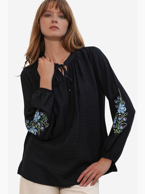 Blouse oversize en crêpe brodé bdart - Kiabi Blouse oversize en crêpe brodé bdart - Kiabi