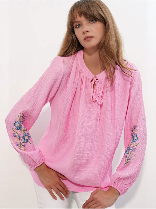Blouse oversize en crêpe brodé bdart - Kiabi Blouse oversize en crêpe brodé bdart - Kiabi