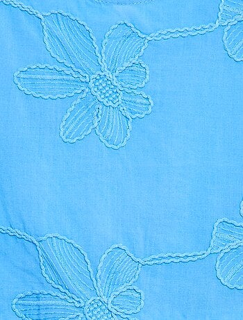 Blouse sans manches avec broderies fleuries