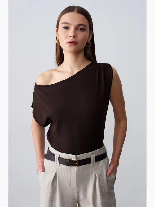 Blouse sans manches en crêpe, épaules dénudées dilvin - Kiabi Blouse sans manches en crêpe, épaules dénudées dilvin - Kiabi