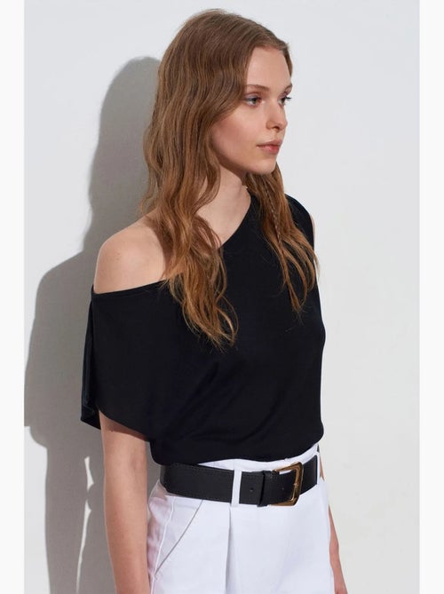 Blouse sans manches en crêpe, épaules dénudées dilvin - Kiabi Blouse sans manches en crêpe, épaules dénudées dilvin - Kiabi