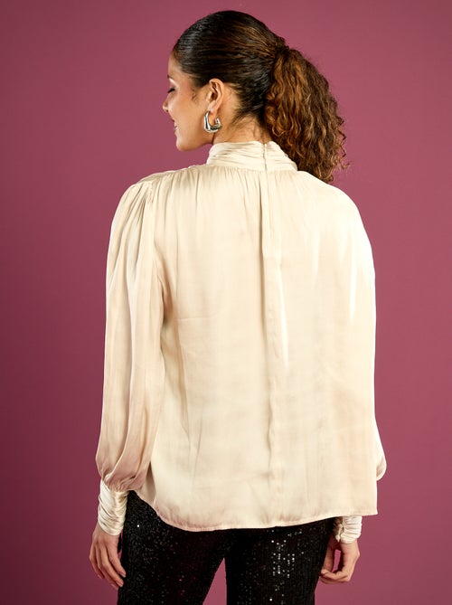 Blouse satinée avec col montant avec fronces - Kiabi