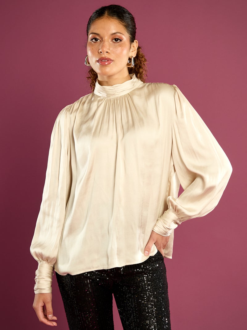 Blouse satinée avec col montant avec fronces Beige - Kiabi