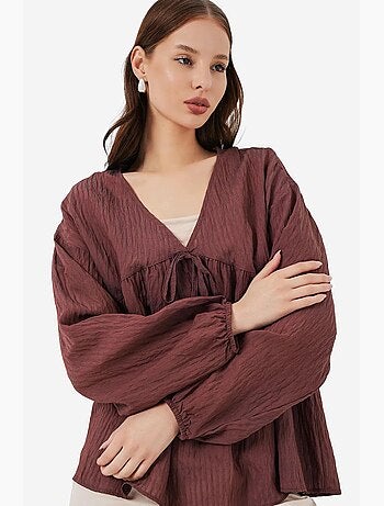 Blouse texturée seersucker à col en v et nœud bdart