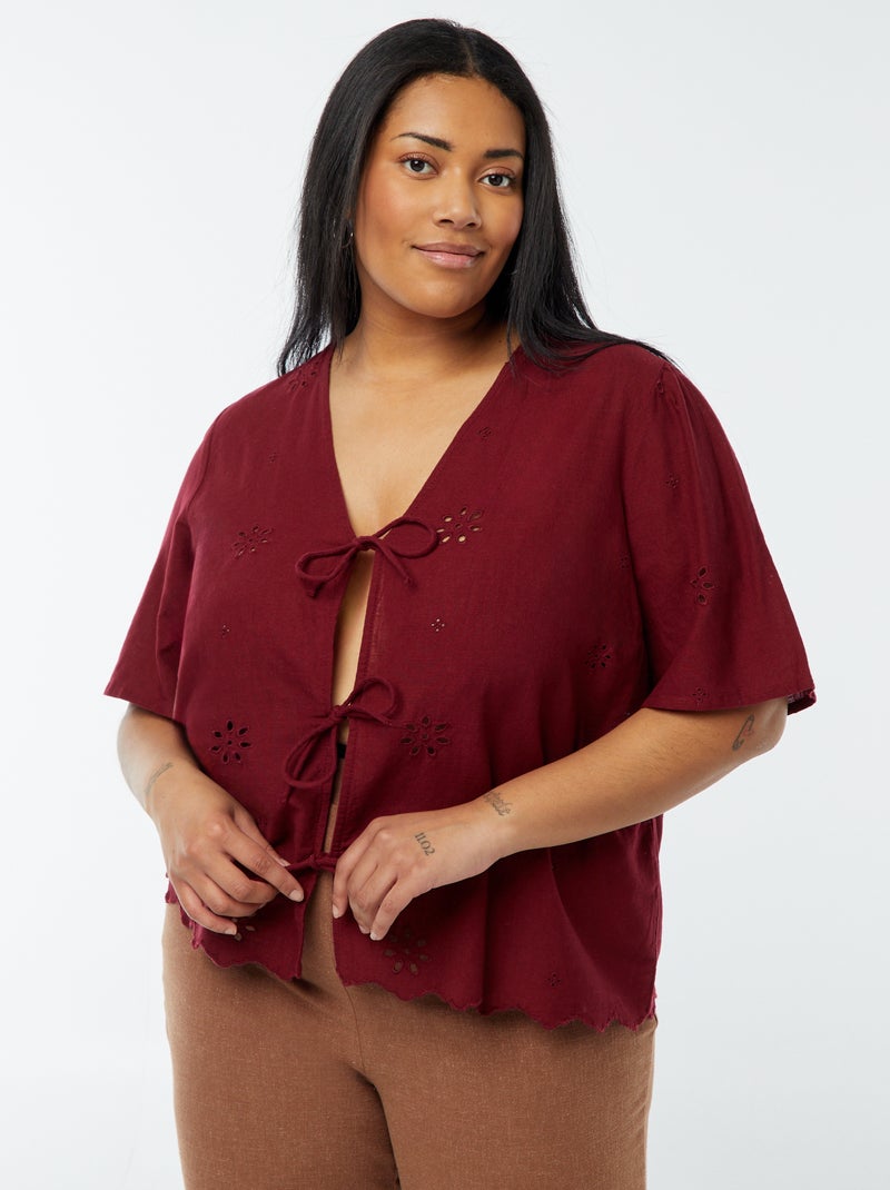 Blouse uni avec broderies et ouverture par cordons Rouge - Kiabi