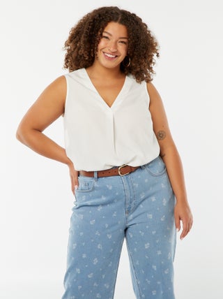 Blouse uni avec couture fantaisie au col